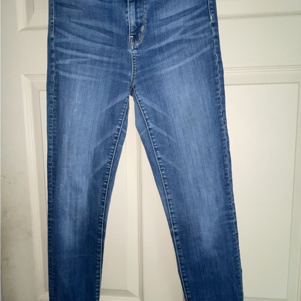 American eagle Sz 8Stylish Blue Denim Jeans